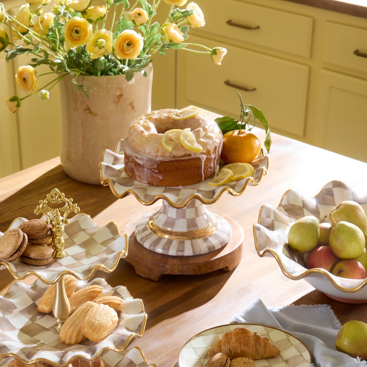 Mocha Check Ceramic Fluted Cake Stand - Image 2