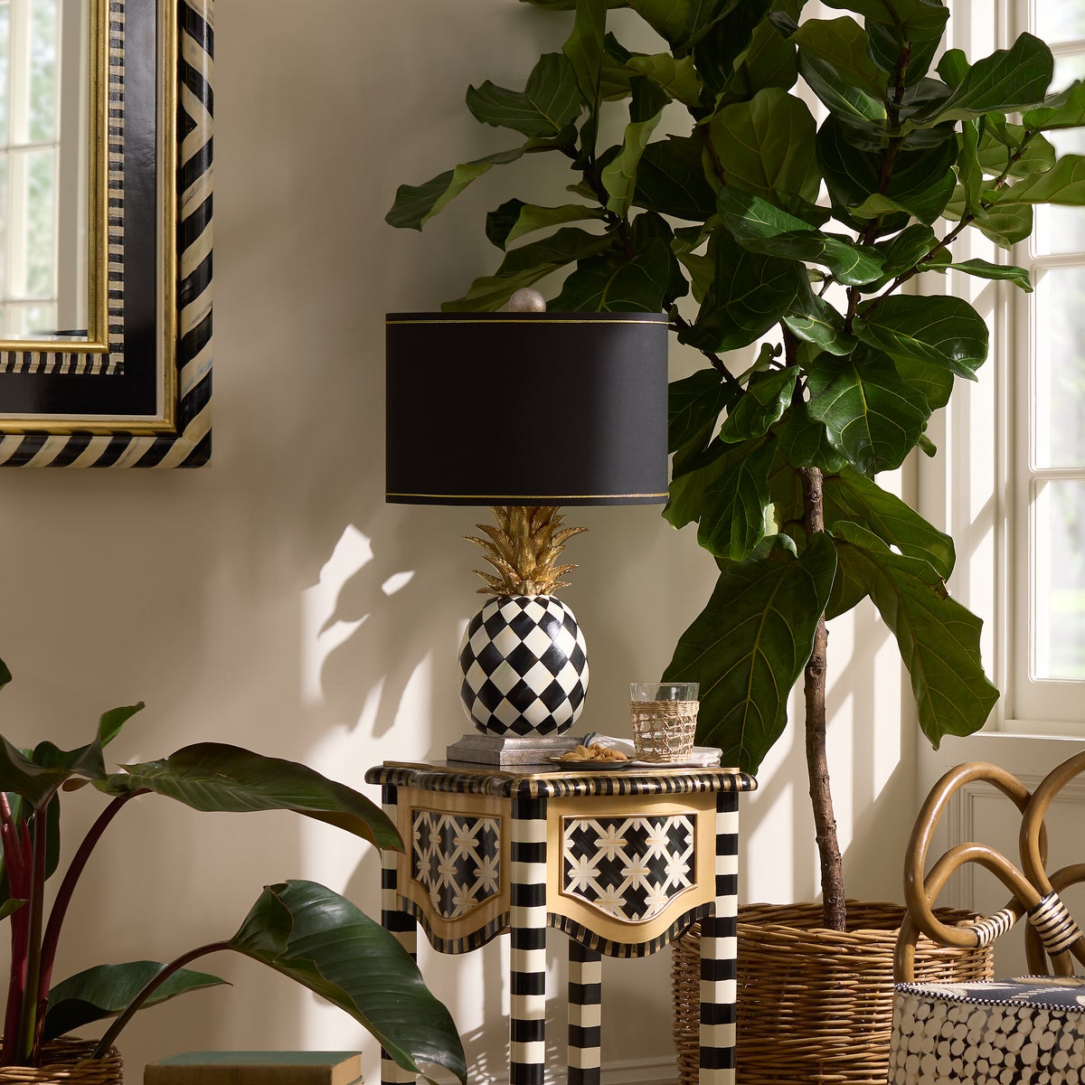 Pineapple Table Lamp - Image 2