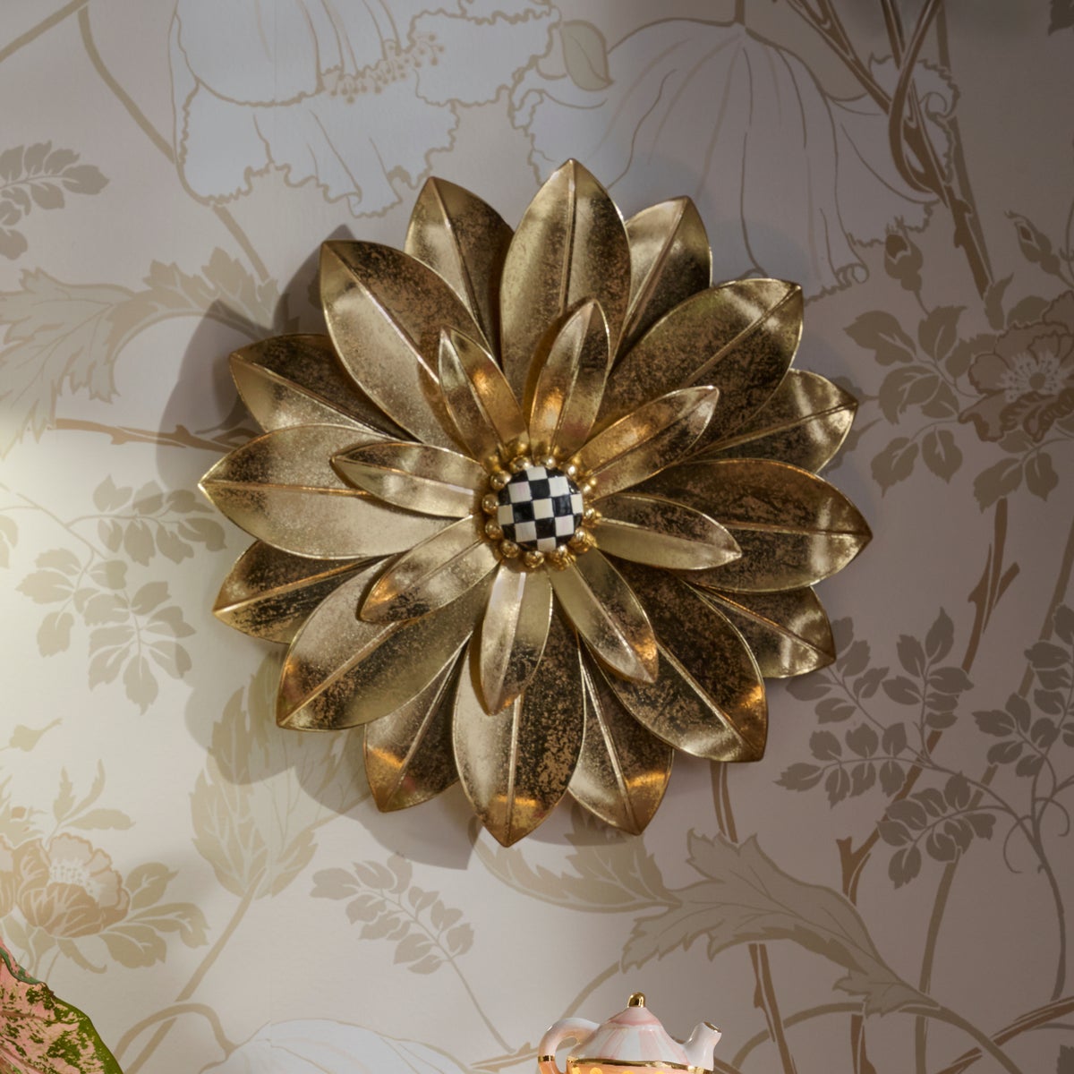 Courtly Golden Large Wallflower - Image 4