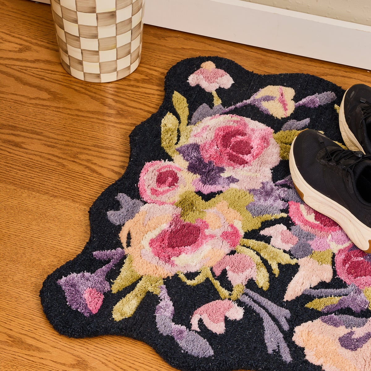 Violet Roses 5' x 8' Rug - Image 2