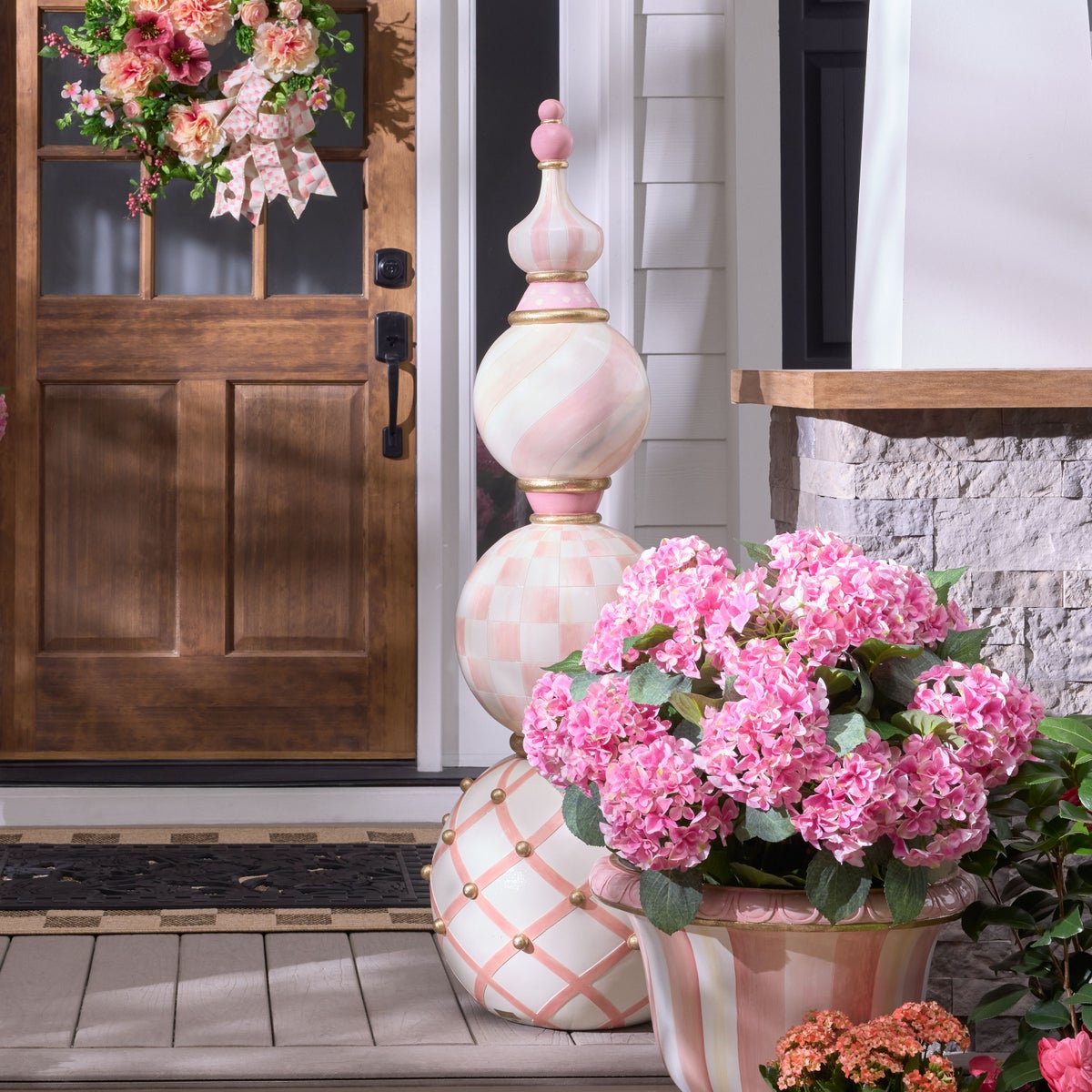 Rosy Check Trophy Topiary - Image 2