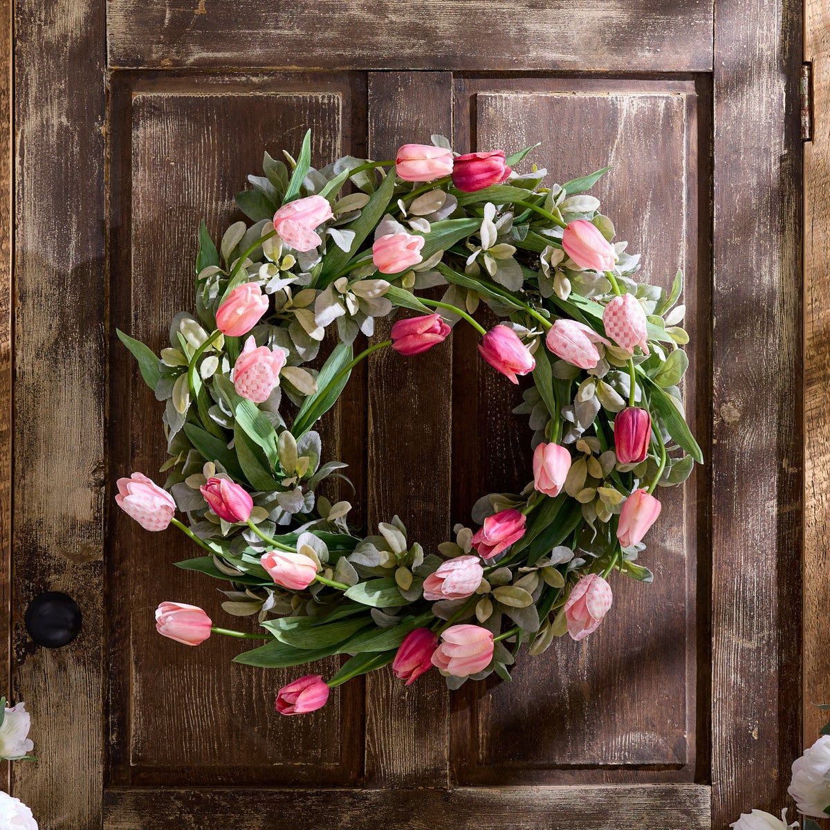 Rosy Check Tulip 28" Wreath - Image 4