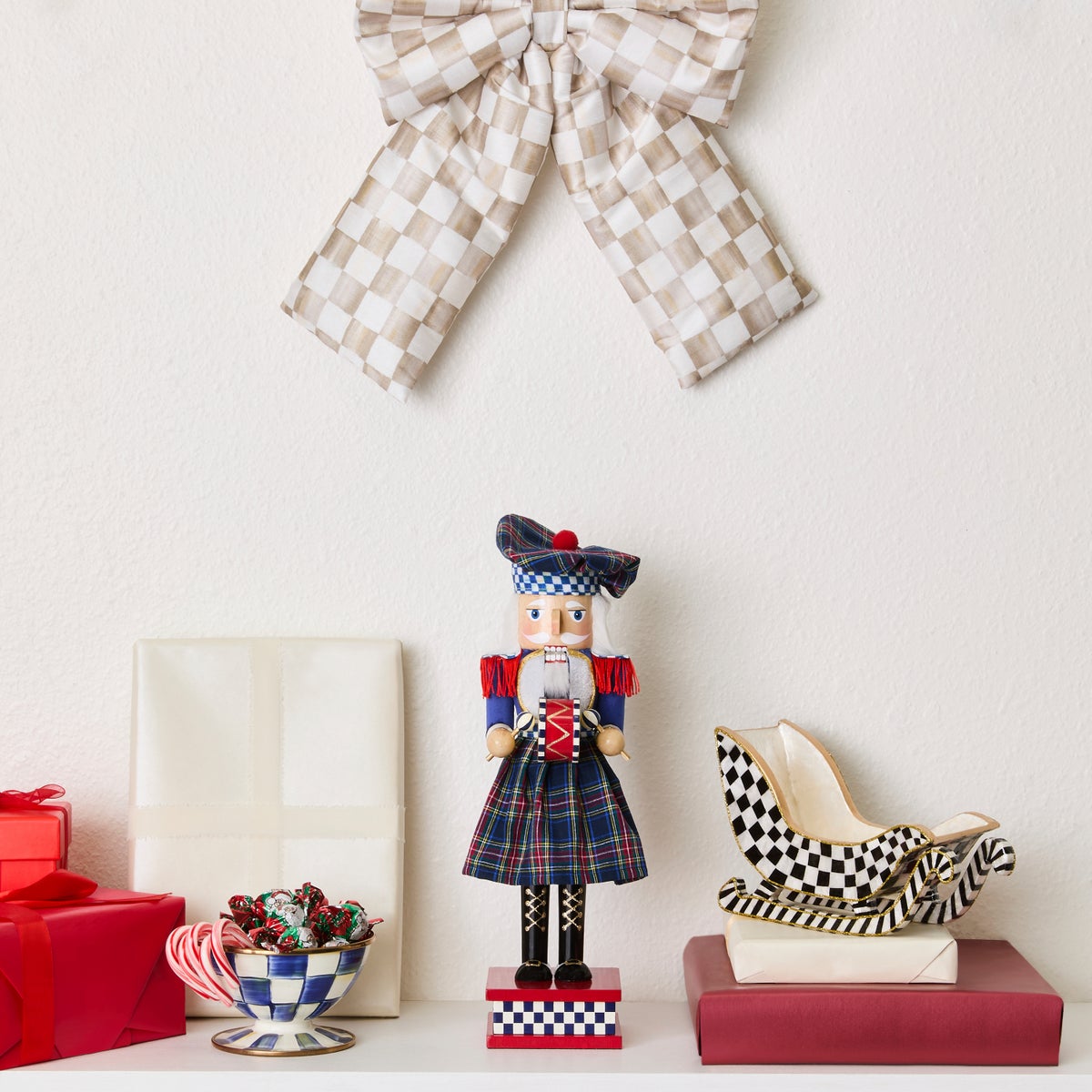 Timeless Tartan Wood Nutcracker - Image 2