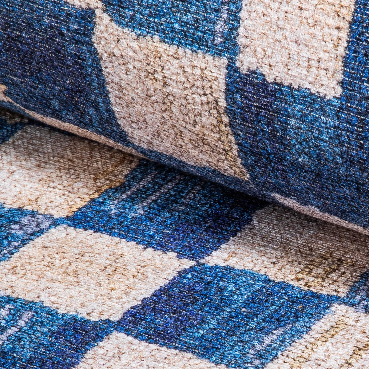 Truly Royal Check 2' x 3' Washable Rug - Image 4