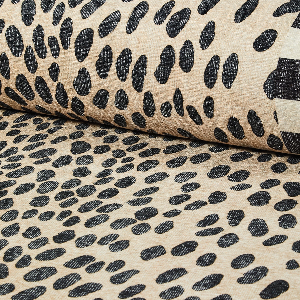 Snow Leopard 5' x 7'6" Washable Rug - Image 2