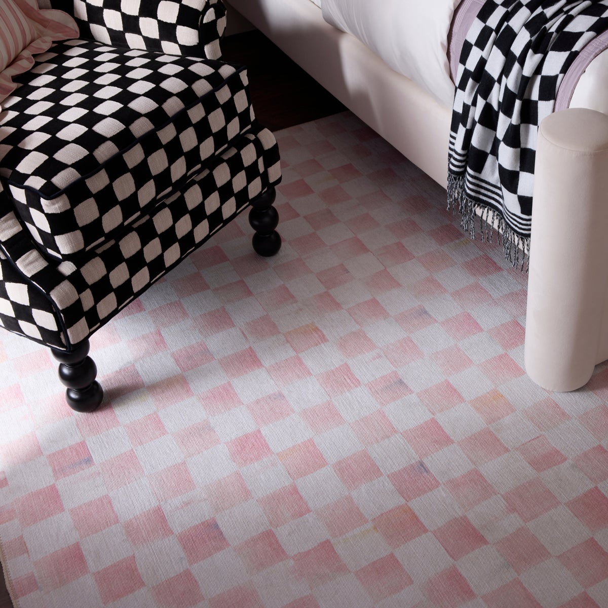 Rosy Checkered 8' x 10' Washable Rug - Image 3