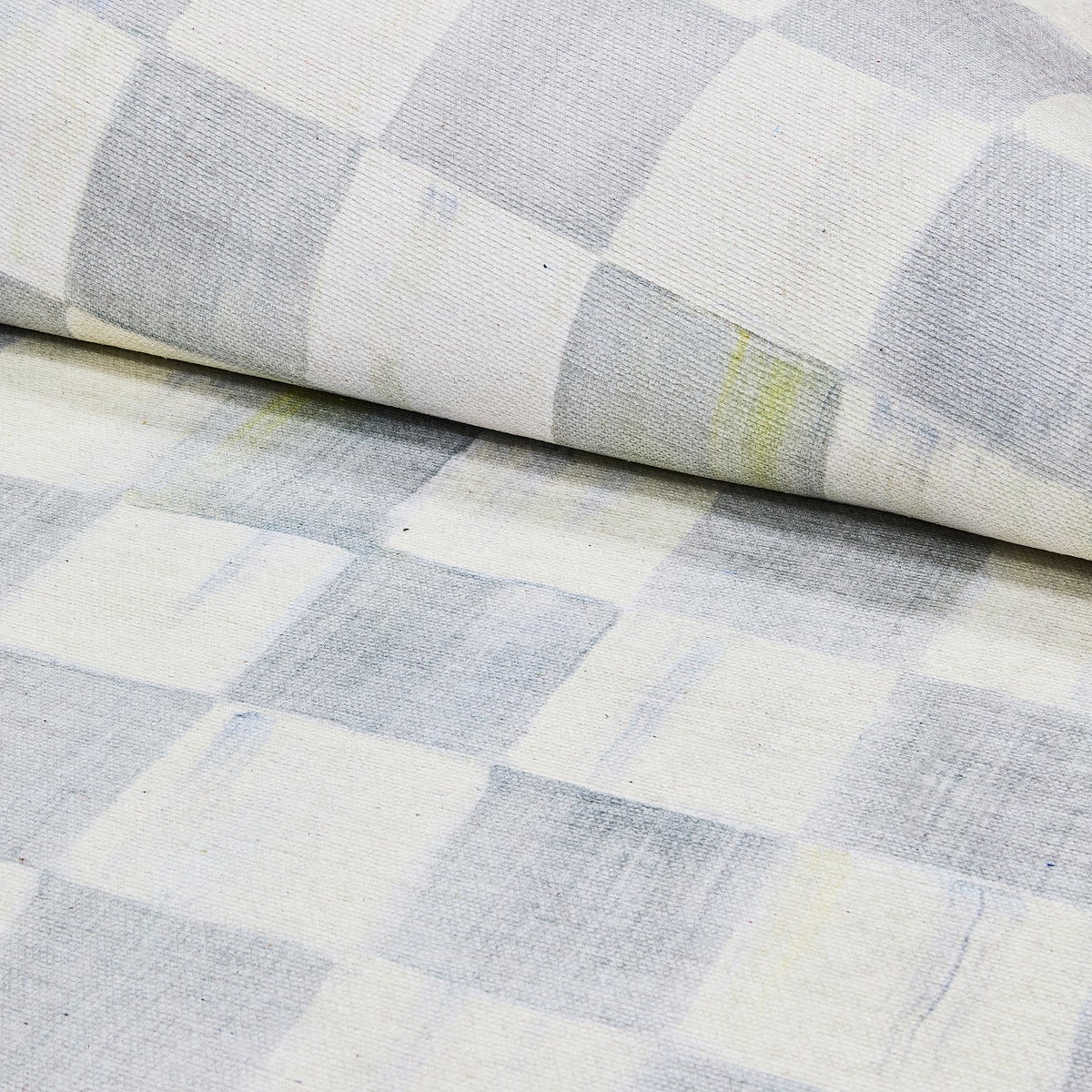 Sterling Checkered 2' x 3' Washable Rug - Image 2