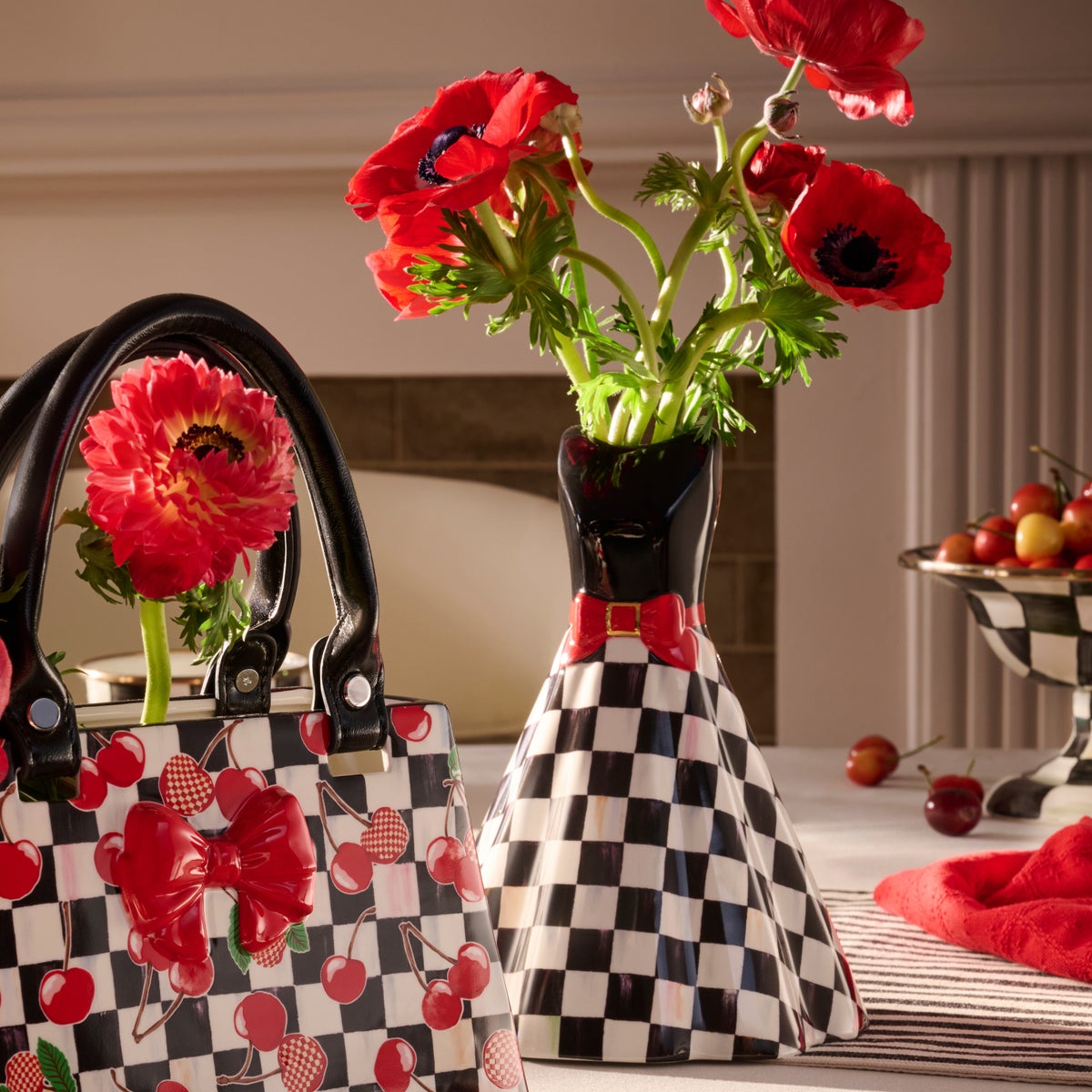 Mon Cheri Short Dress Vase - Image 4