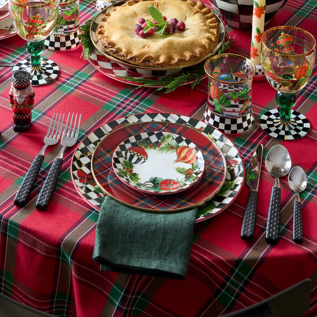 Deck the Halls Appetizer Plates, Set of 4 - Image 3