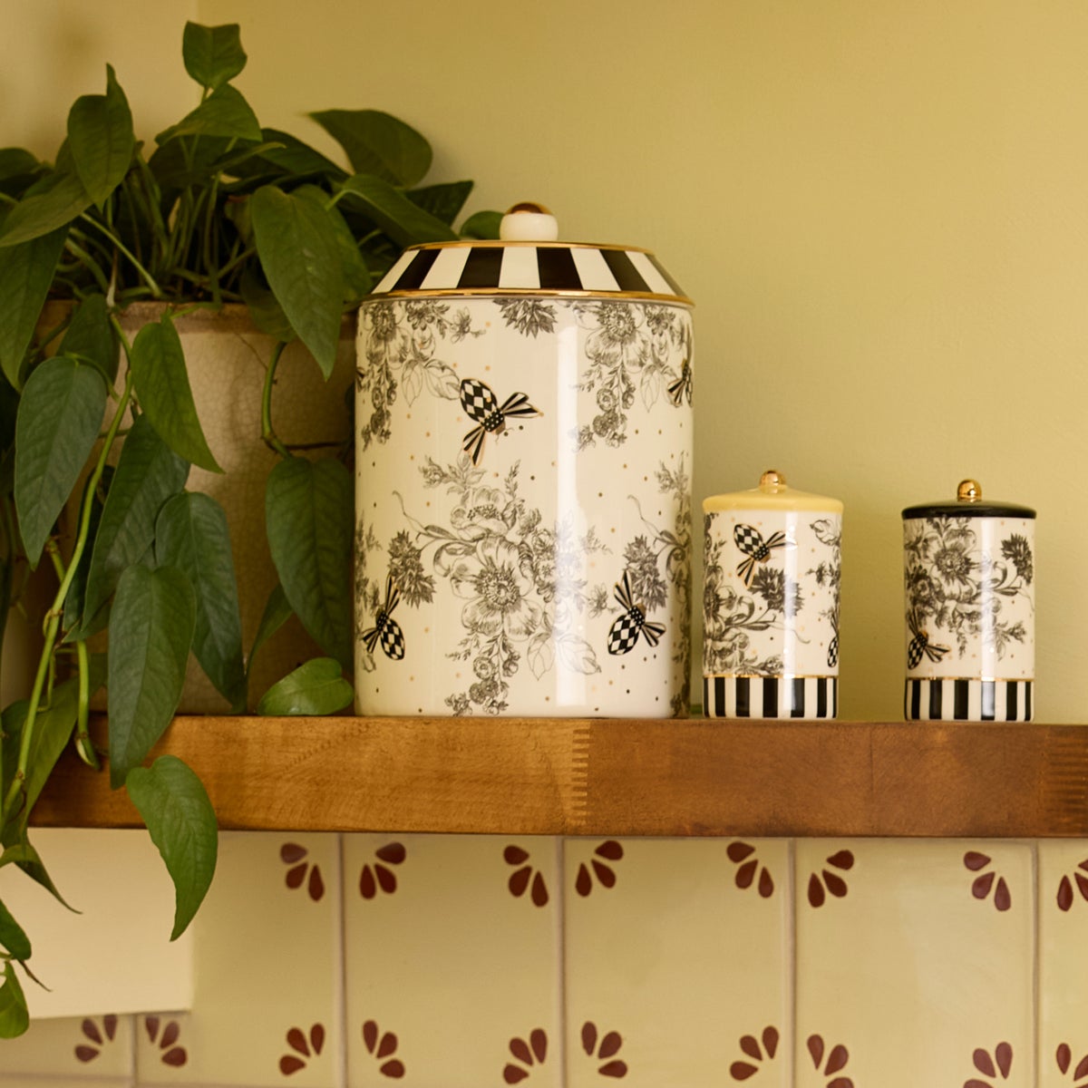 Bee Toile Canister - Image 2