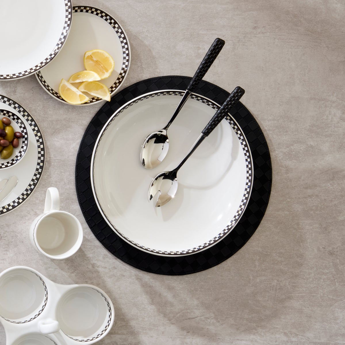 Courtly Check Everyday Serving Bowl - Image 4