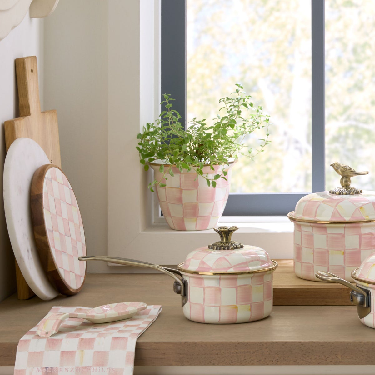 Rosy Check Large Flower Pot - Image 3