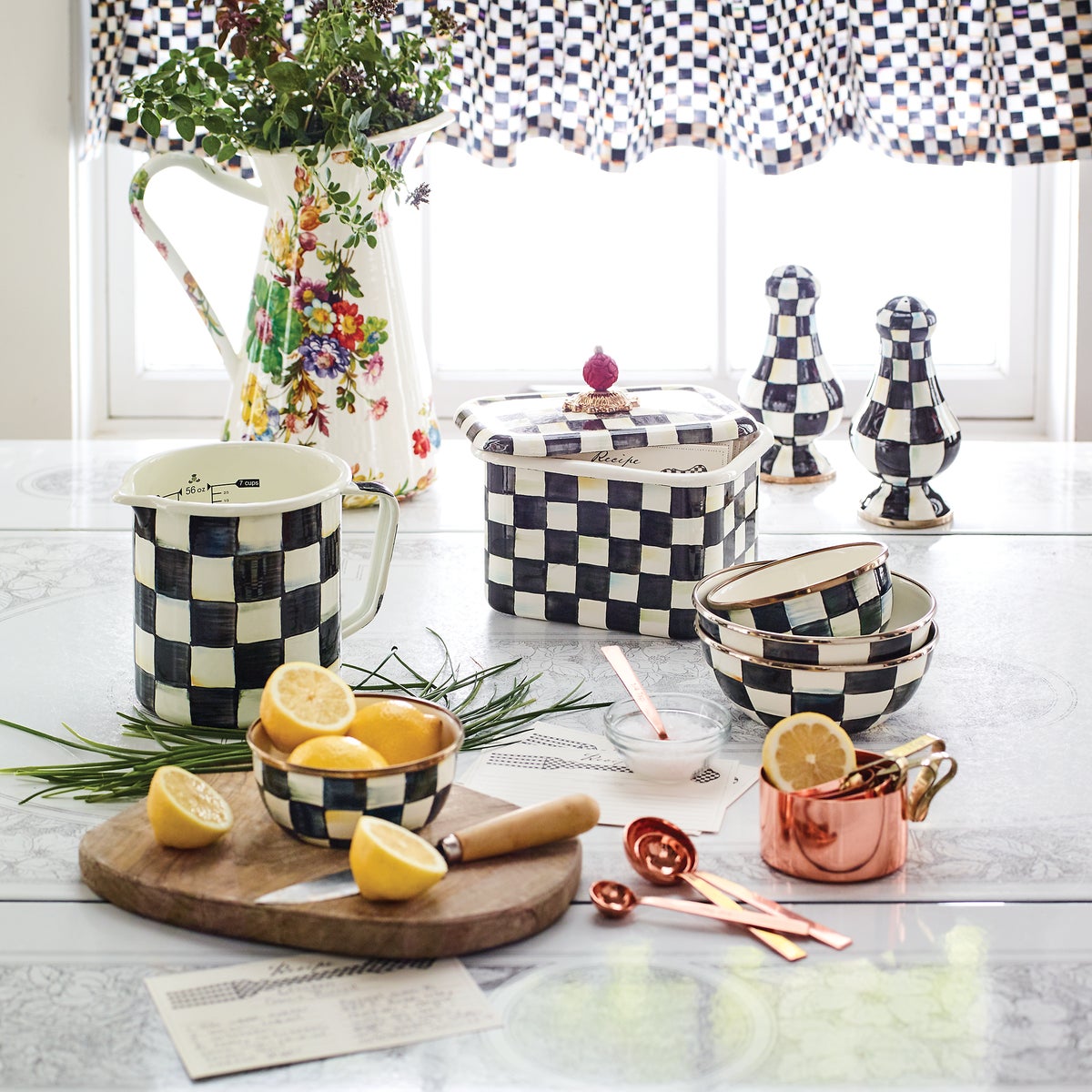 Courtly Check 7 Cup Measuring Cup - Image 4