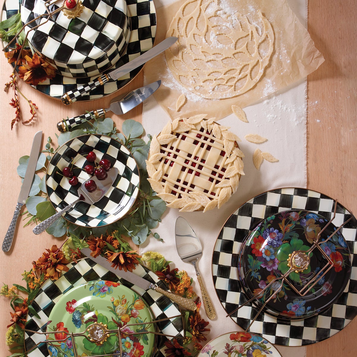 Courtly Check Cake Carrier - Image 6