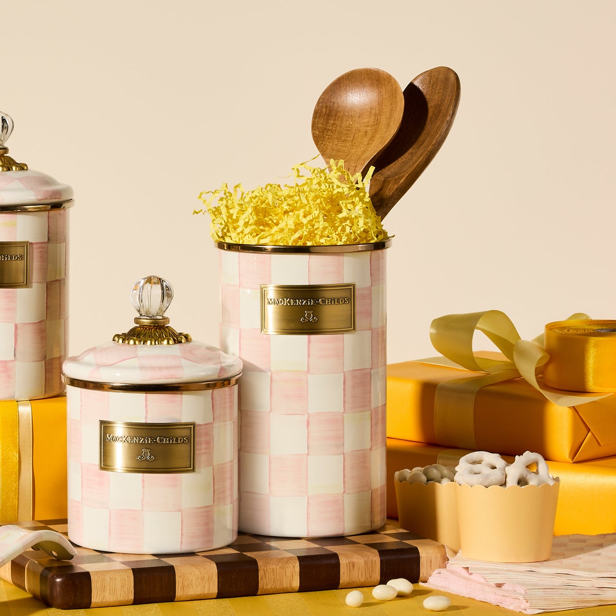 Rosy Check Utensil Holder - Image 3